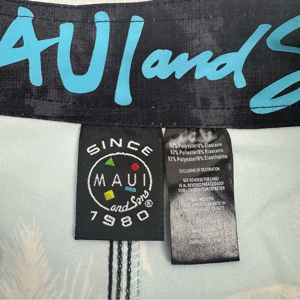 Maui and Sons Men’s Size 32 Black Shark 4 Way Stretch Palm Tree Board Shorts